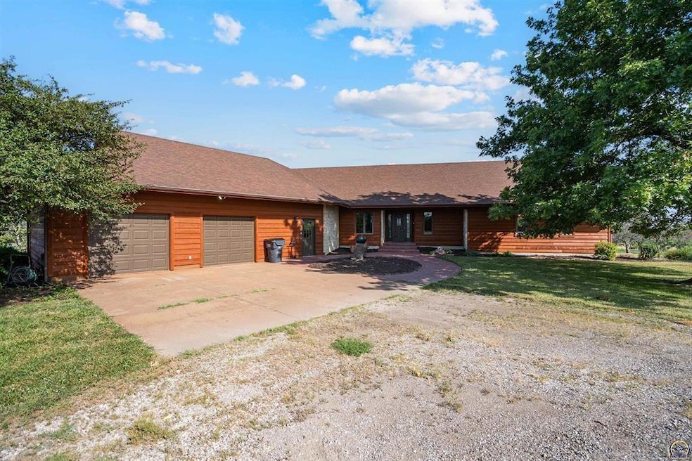 9736 W Lake Rd, Ozawkie, KS 66070 - photo 1