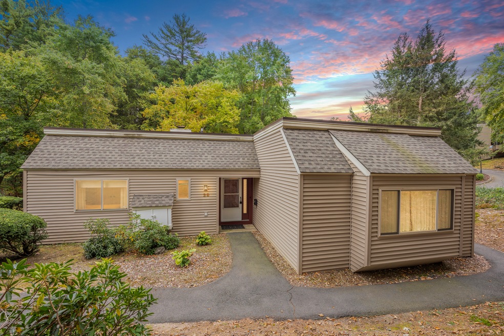 28 Library Ln unit 28, Simsbury, CT 06070 - photo 1