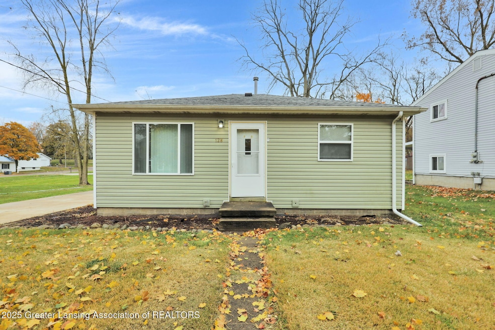 128 E Columbia St, Mason, MI 48854 - photo 1