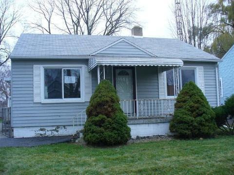 809 Pettibone Ave, Flint, MI 48507 - photo 1