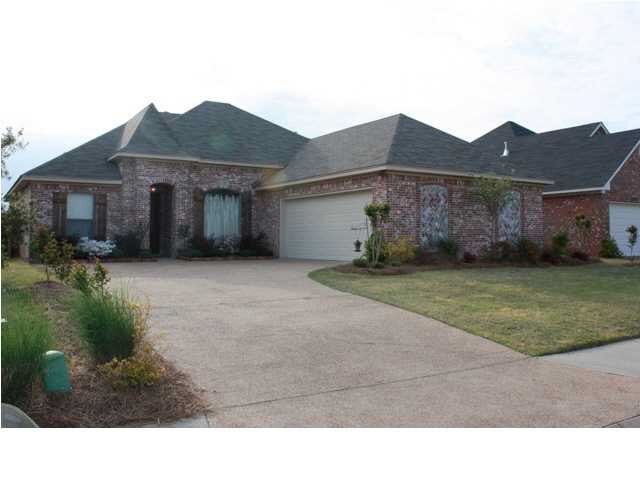WELCOME to beautiful 903 Caitlin Cove