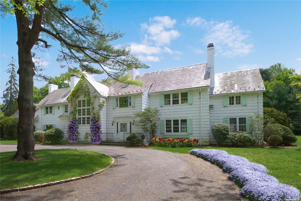 10 MEADOWSPRING LN GLEN COVE, NY