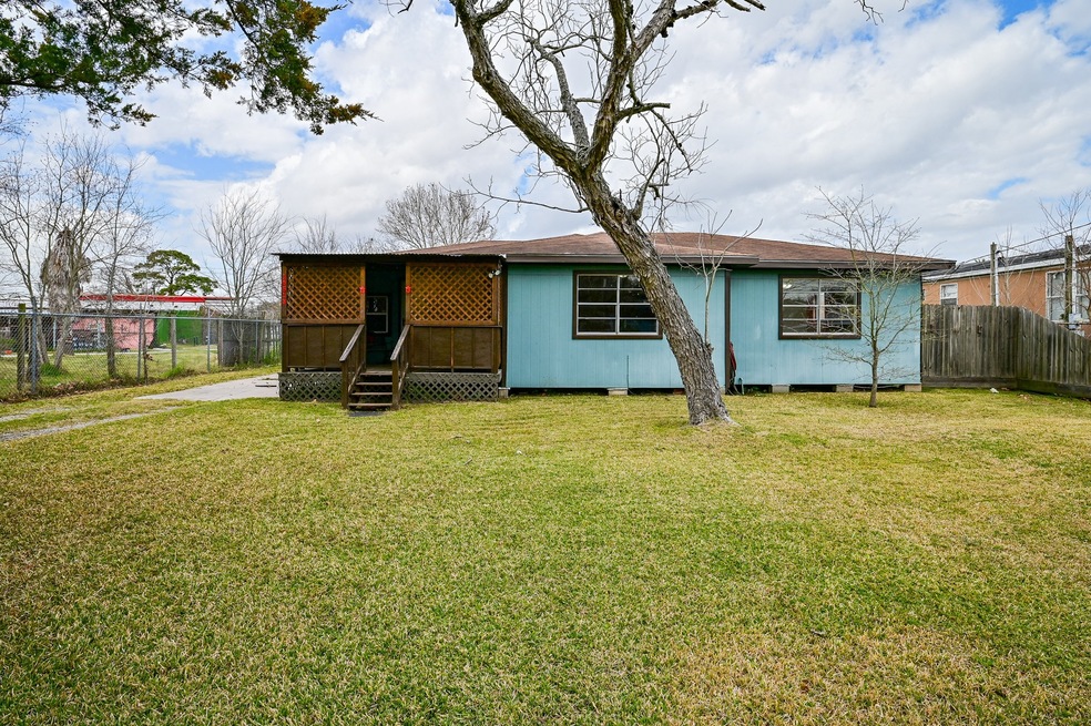 TWO HOMES!! This is main house