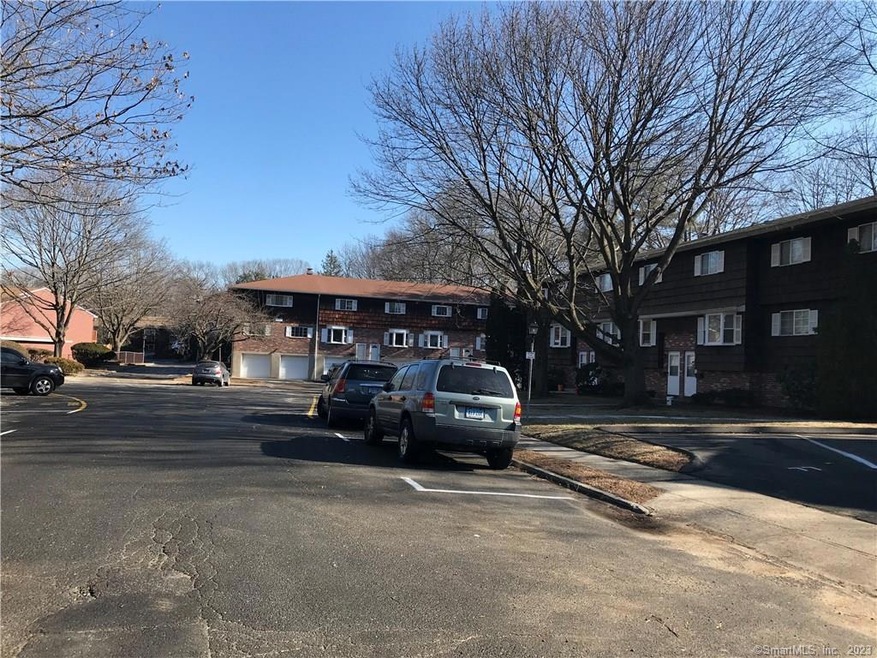 60 Leslie Rd unit C, Bridgeport, CT 06606 - photo 1