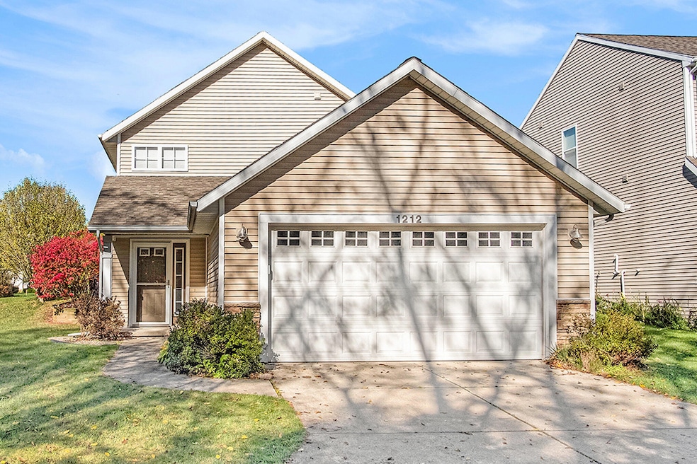 1212 Highland Hill unit 30, Lowell, MI 49331 - photo 1