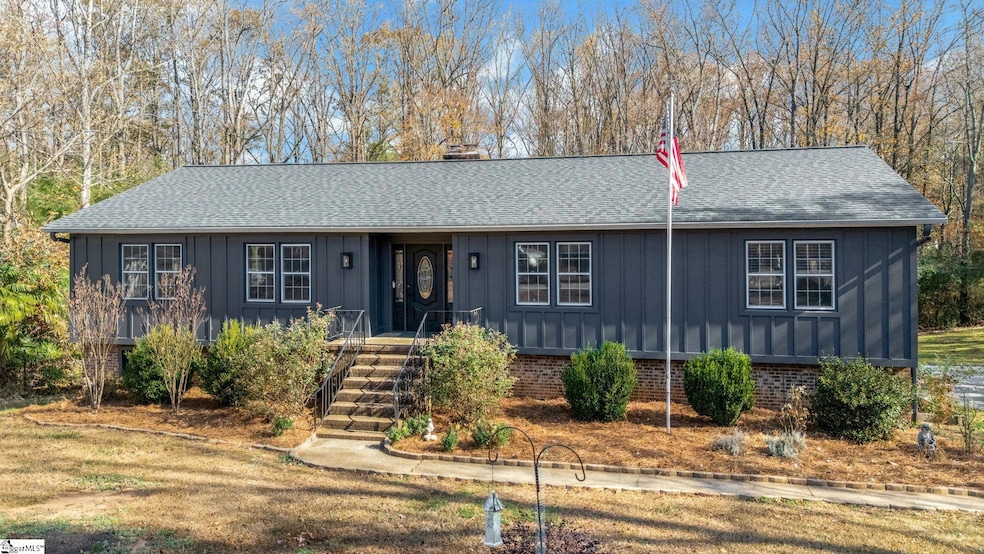 957 Fargo St, Mauldin, SC 29662 - photo 1