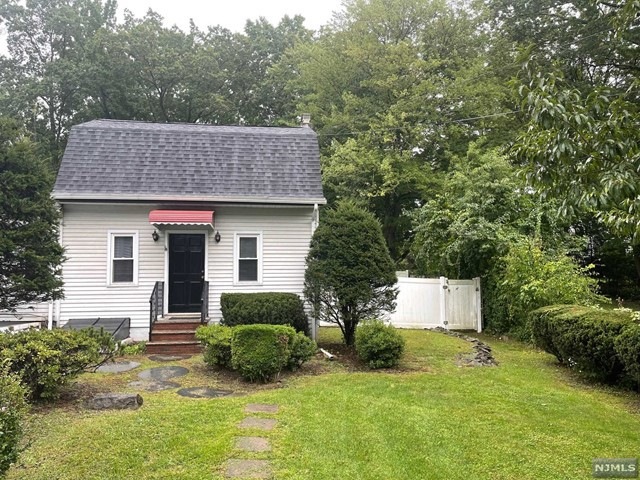 152 County Rd unit B, Cresskill, NJ 07626 - photo 1