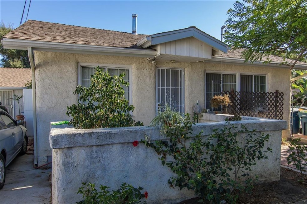 251 W Lincoln Ave, Escondido, CA 92026 - photo 1