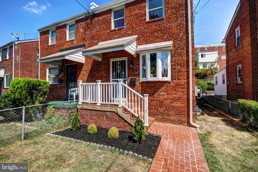 732 Burns St SE, Washington, DC 20019 - photo 1
