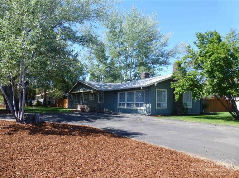 2125 SW 23rd St, Redmond, OR 97756 - photo 1