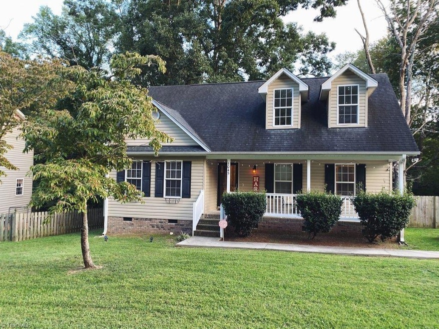 1045 Robbins St, Asheboro, NC 27203 - photo 1
