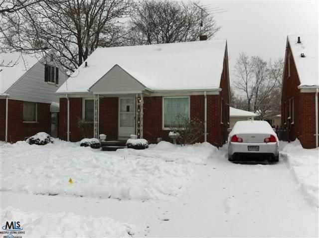 27110 Leroy St, Roseville, MI 48066 - photo 1