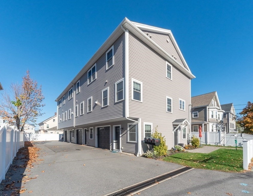 156 Ash St unit 2, Waltham, MA 02453 - photo 1