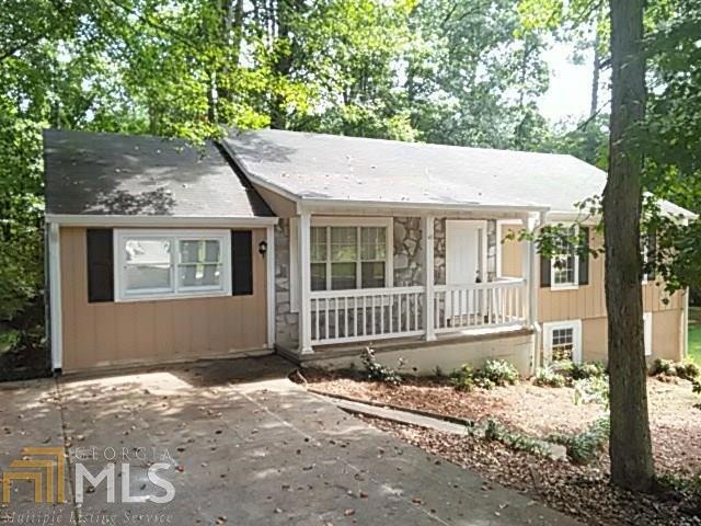 3176 Chippewa Dr, Rex, GA 30273 - photo 1