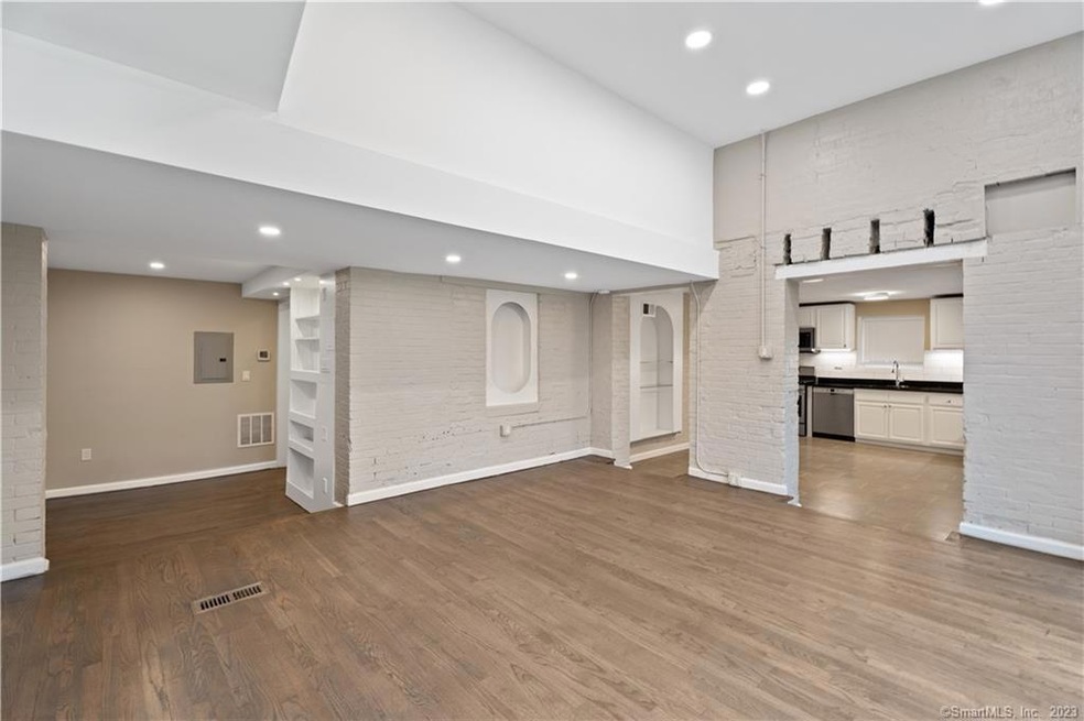 546 Chapel St unit 1, New Haven, CT 06511 - photo 1