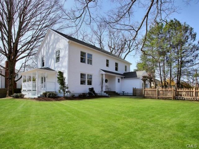 Sleek and Stylish Farmhouse Feel