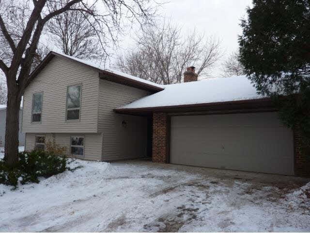 10437 Valley Forge Ln N, Maple Grove, MN 55369 - photo 1