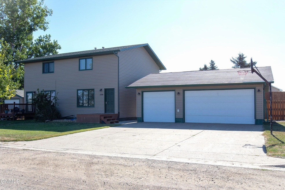 1710 8th Ave NW, Jamestown, ND 58401 - photo 1