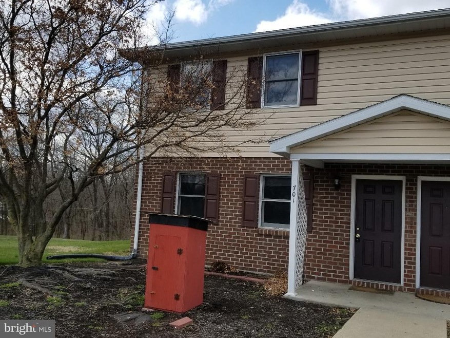 691 Center Dr unit 701, Chambersburg, PA 17202 - photo 1