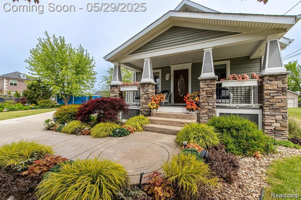 Troy SchoolsLow Maintenance Landscaping