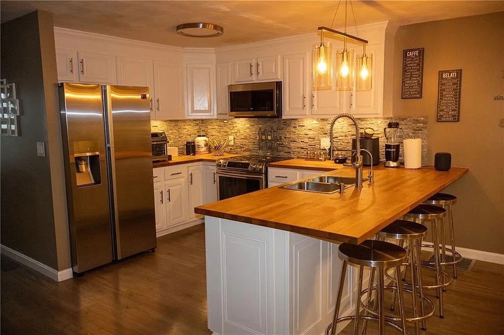 4 Smithfield Rd unit 3, North Providence, RI 02904 - photo 1