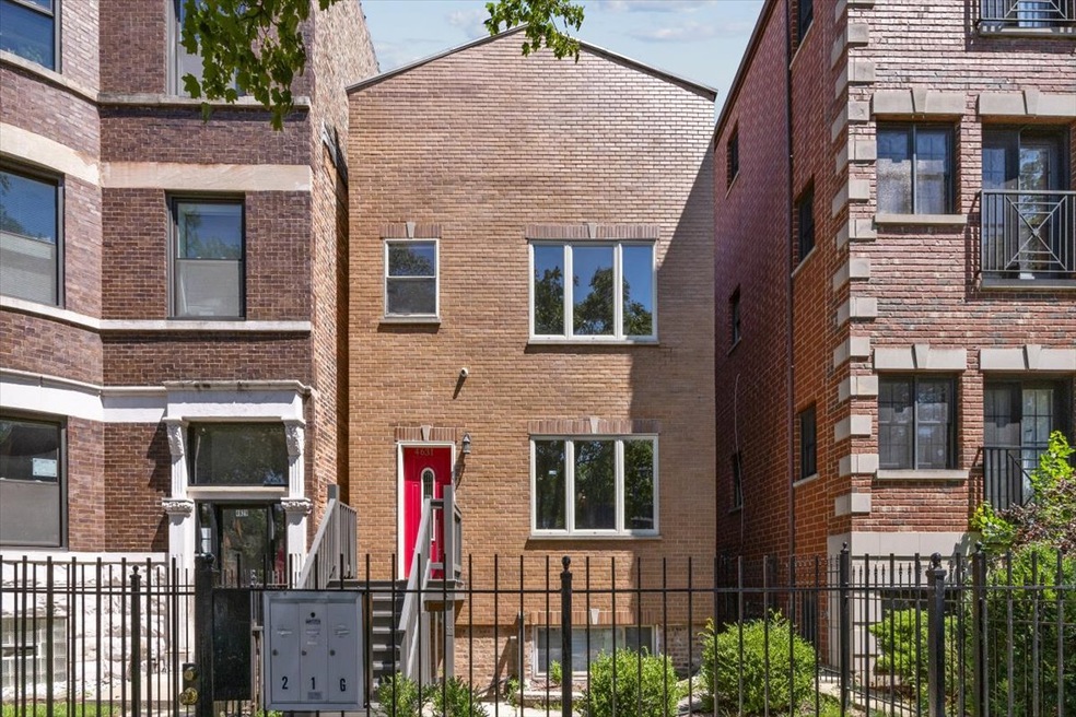 4631 S Langley Ave unit 2, Chicago, IL 60653 - photo 1