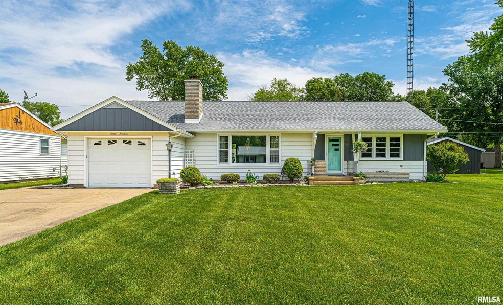 1614 N Ottawa St, Lincoln, IL 62656 - photo 1