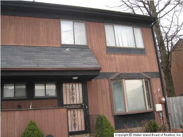 28 Hemlock Ct unit 138, Staten Island, NY 10309 - photo 1