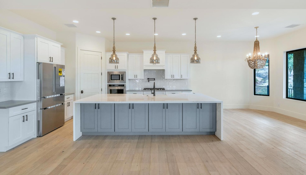 Gorgeous Kitchen Dining Area
