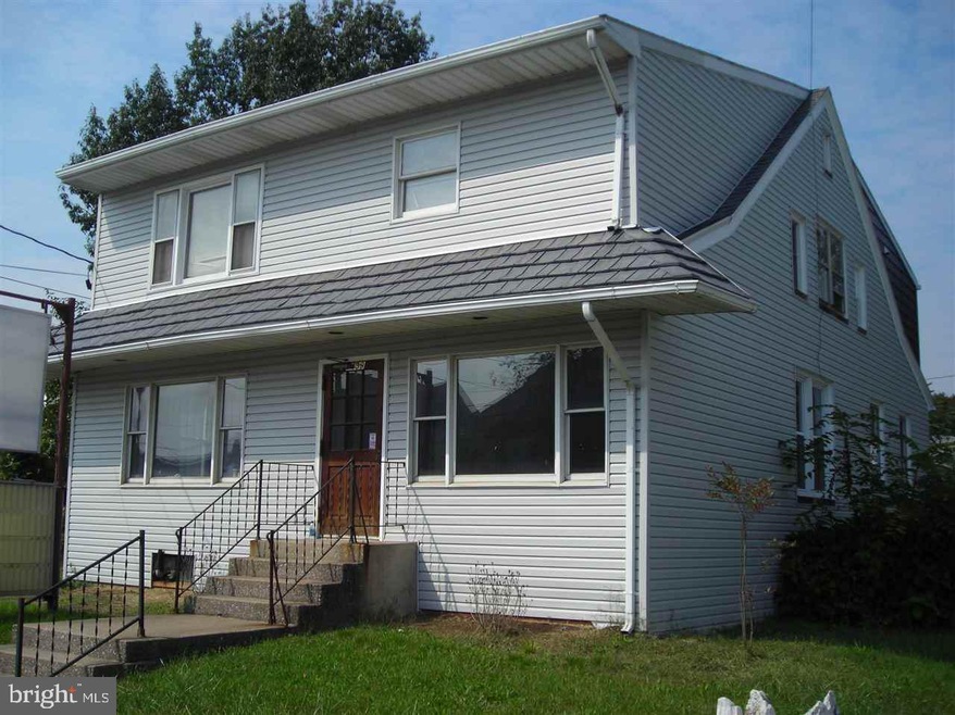 1439 E Chocolate Ave, Hershey, PA 17033 - photo 1