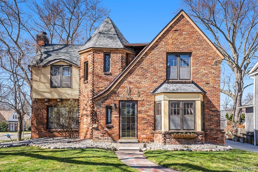 1026 Blanchard Ave, Flint, MI 48503 - photo 1