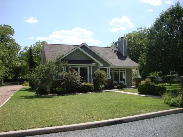 505 W Centre St, Fredericksburg, TX 78624 - photo 1