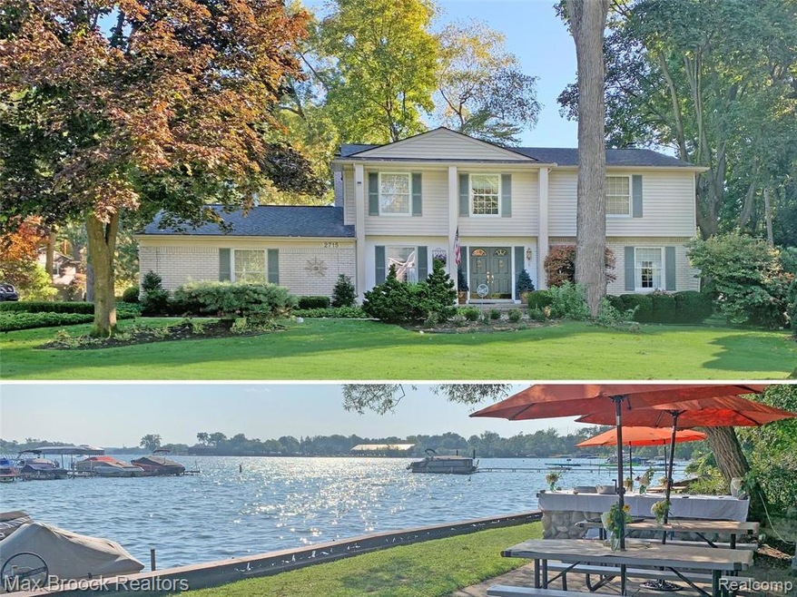 IMG-8046 New Fall Front w Waterfrontage.jpg