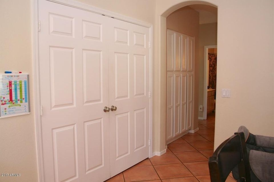 1080 N Cambridge St, Chandler, AZ 85225 - photo 1