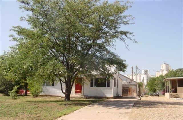 205 S Van Buren St, Hugoton, KS 67951 - photo 1
