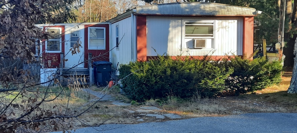 48 James Dr, Windham, CT 06256 - photo 1