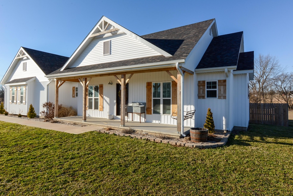 4396 S 90th Rd, Bolivar, MO 65613 - photo 1