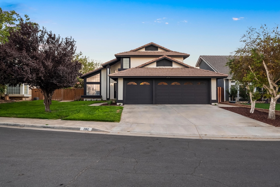 Comstock Front-1