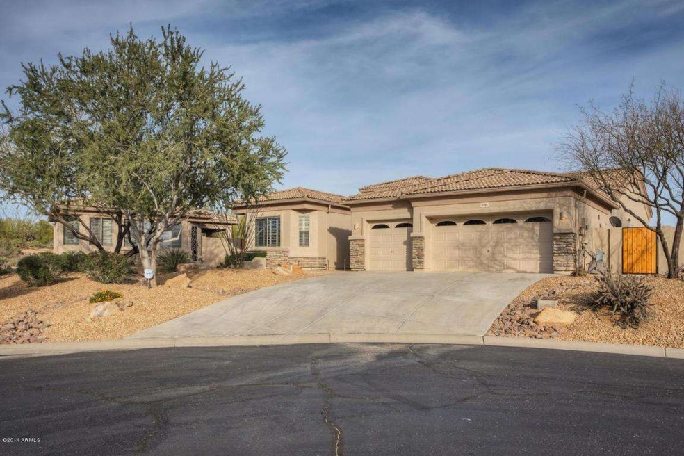 11294 E Quarry Trail-Front