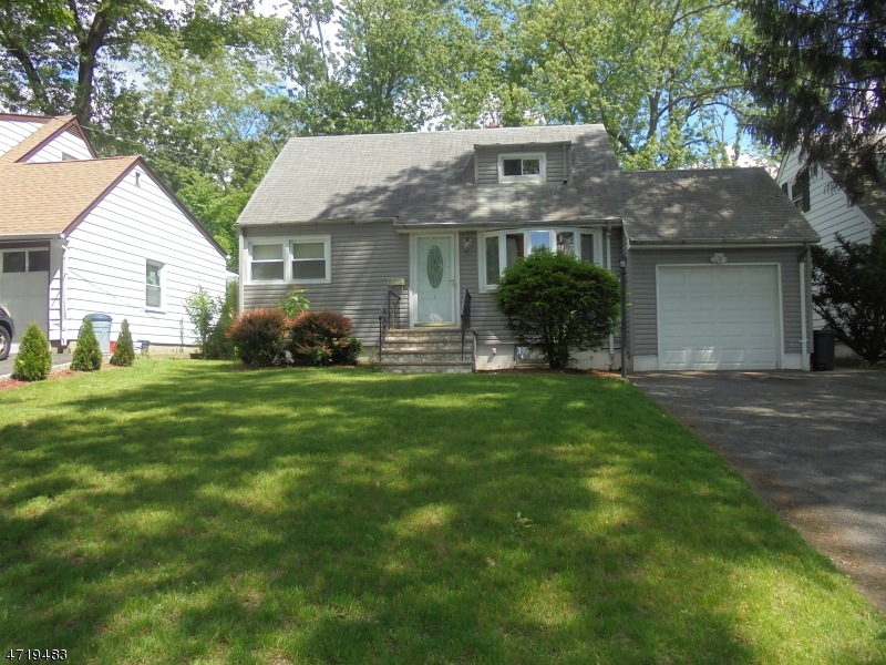 4 Seaman Rd, West Orange, NJ 07052 - photo 1