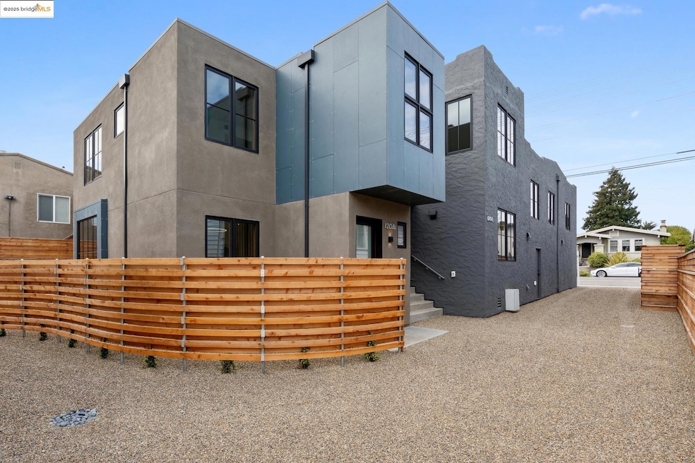 Sold $1,355,000 • Co-Listing Agent