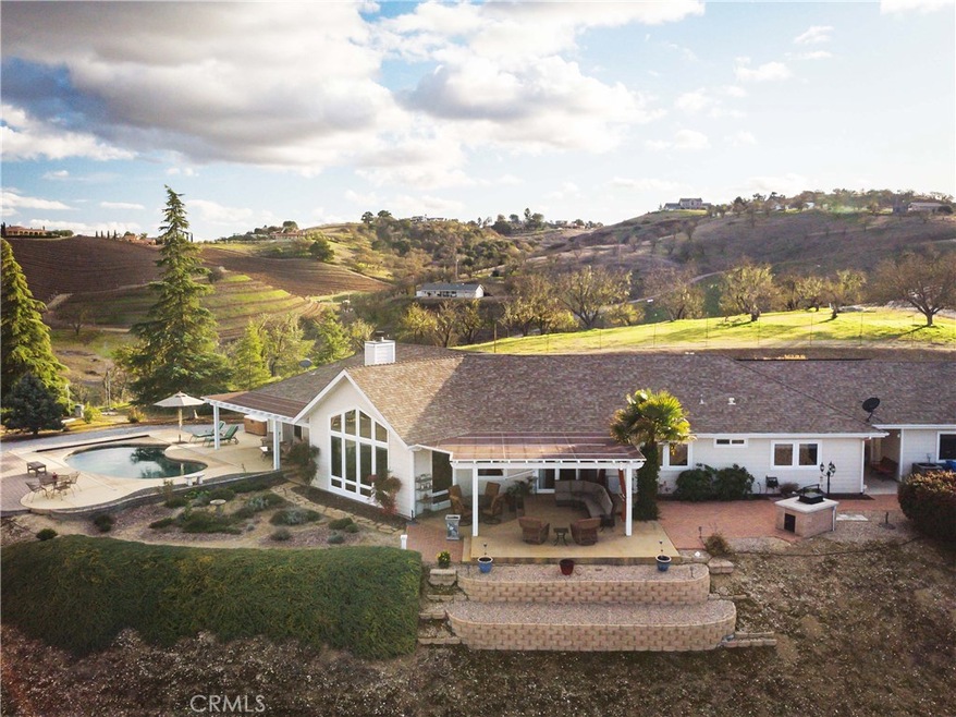 580 Venice Rd, Templeton, CA 93465 - photo 1