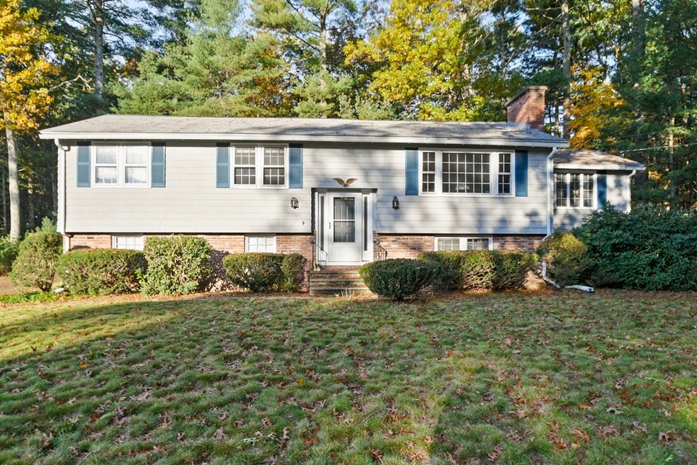 79 Castlewood Dr, Billerica, MA 01821 - photo 1