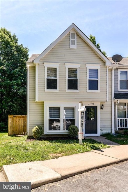 22428 Stablehouse Dr, Sterling, VA 20164 - photo 1