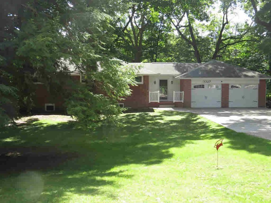 3327 Rivercrest Ct, Midland, MI 48640 - photo 1