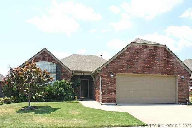 Custom Home.Gated Community, Villas