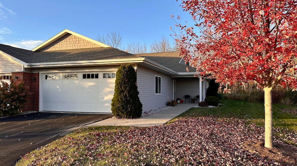 1278 Meadowbrook Dr unit 2, Cleveland, WI 53015 - photo 1