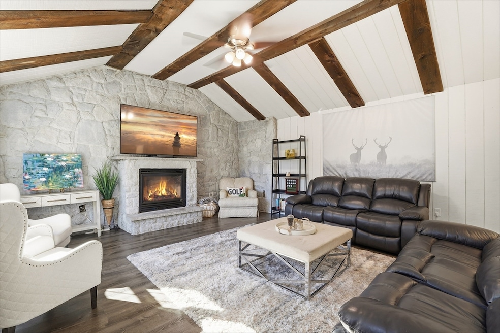 4 Wayside Dr, Danvers, MA 01923 - photo 1