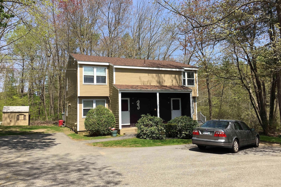 2 Oak Hollow
