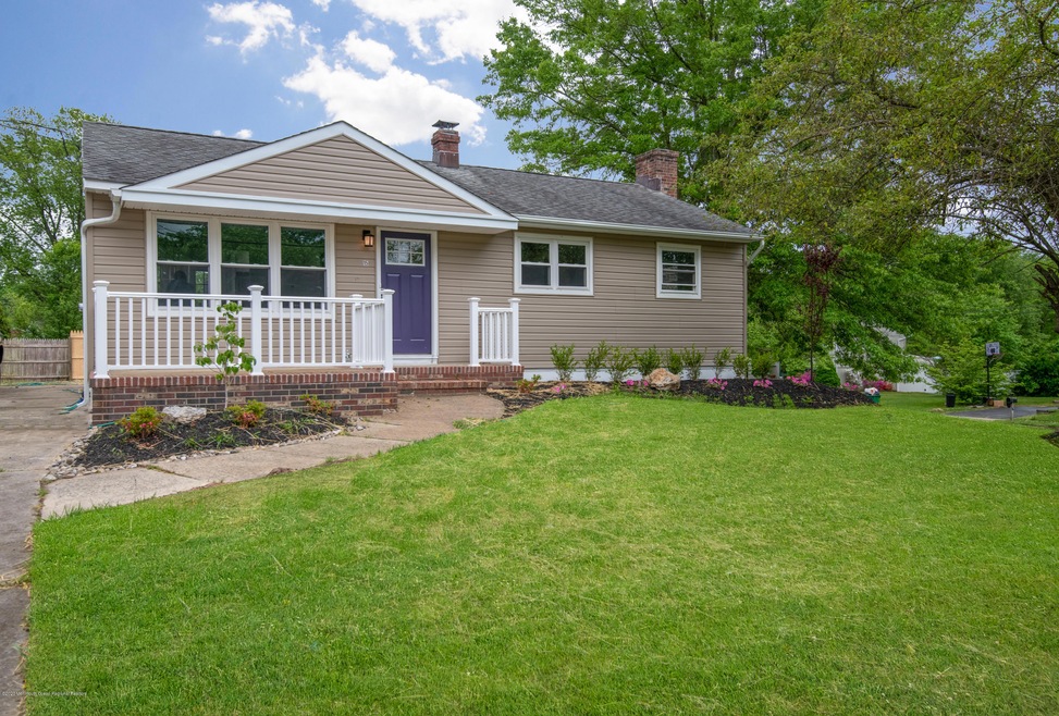 15 Aaron Ave